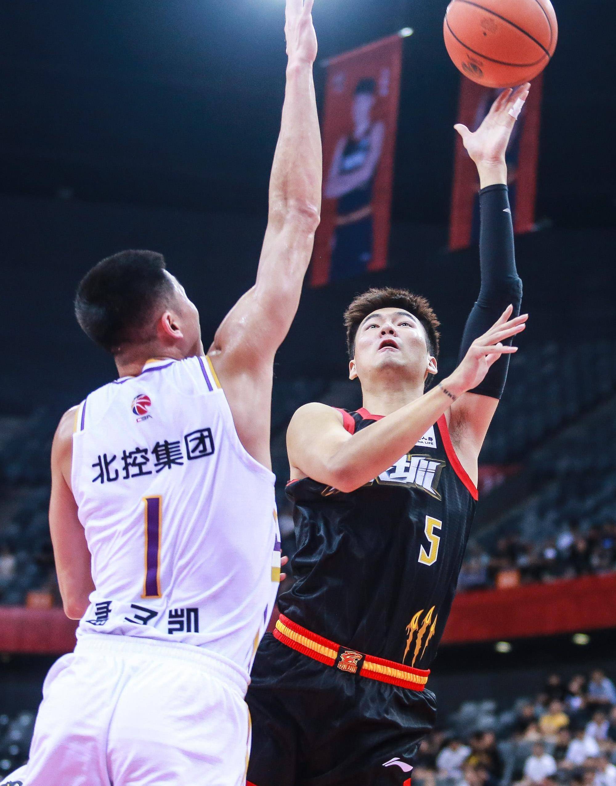 南宫在线入口 -关键时刻多伦多猛龙调整名单以备CBA常规赛；远射贴柱环节打磨；更衣室稳定；球探报告显示潜力(cba20242025常规赛广东队对青岛)